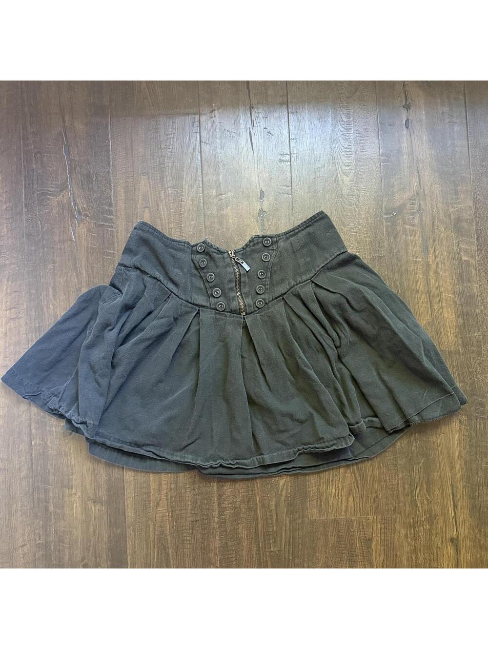 Y2K Vintage Black Flowy Mini Skirt Button Front Pleated A-Line Boho Indie 2000s